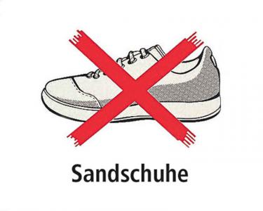 Bitte nicht mit Sandschuhen in der Halle spielen